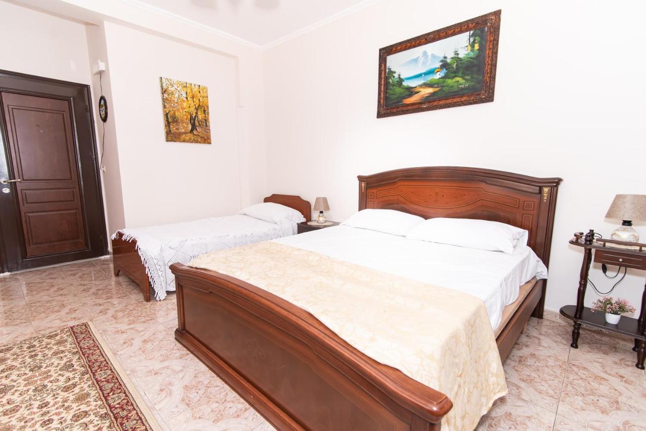 Erla'S Apartment Tirana Bagian luar foto
