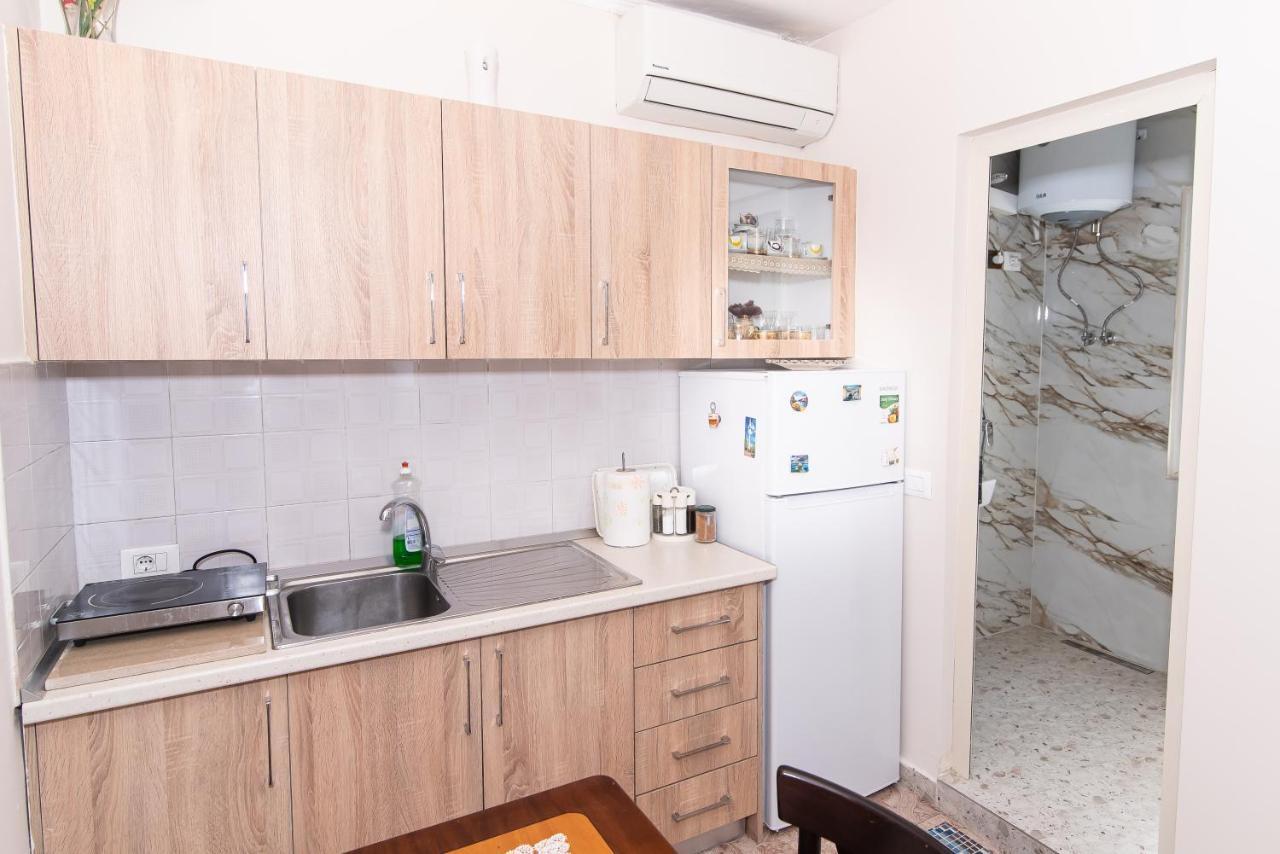 Erla'S Apartment Tirana Bagian luar foto